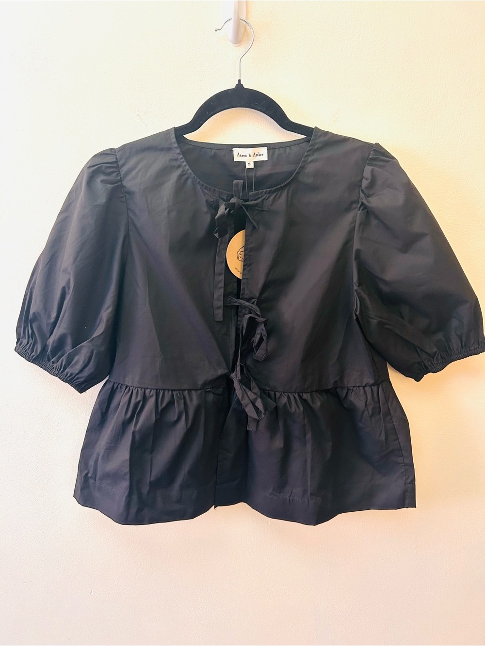 Aaron & Amber black puff sleeve tie front peplum blouse size small
